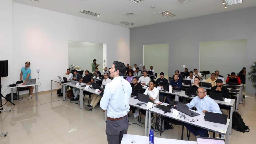 Semilleros digitales: programa para formación de dominicanos en áreas STEM e inteligencia artificial