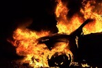 Hombre salva su vida de milagro tras incendiarse su veh&iacute;culo en San Pedro de Macor&iacute;s