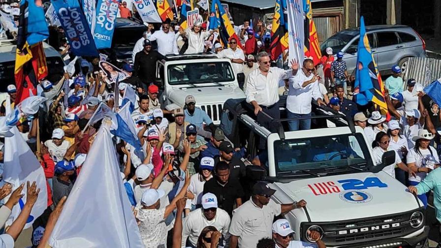 Abinader realiza caravanas junto a candidatos congresuales en la provincia Dajabón