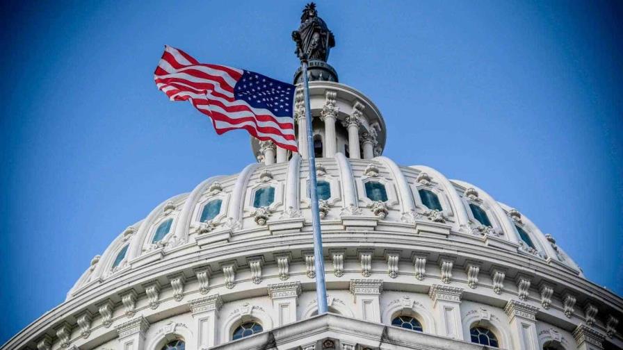 Congreso de Estados Unidos renueva controvertida ley de vigilancia