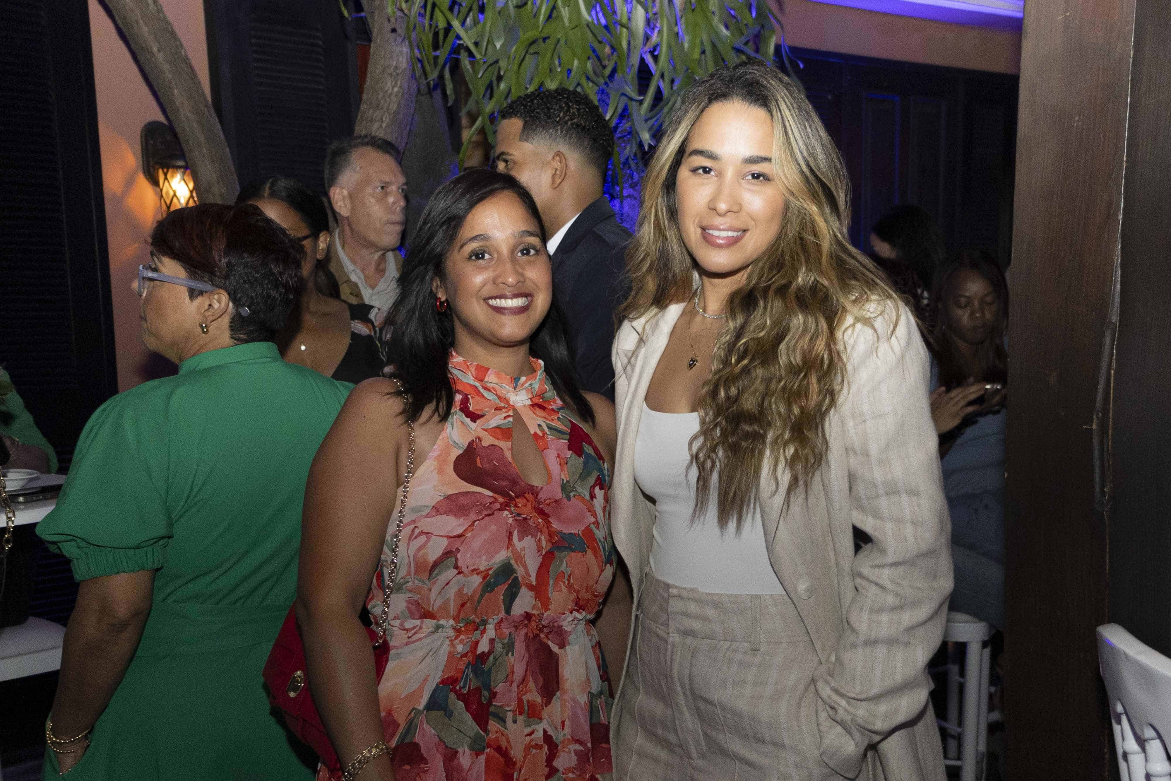 Paola Rodríguez y Victoria Rosario