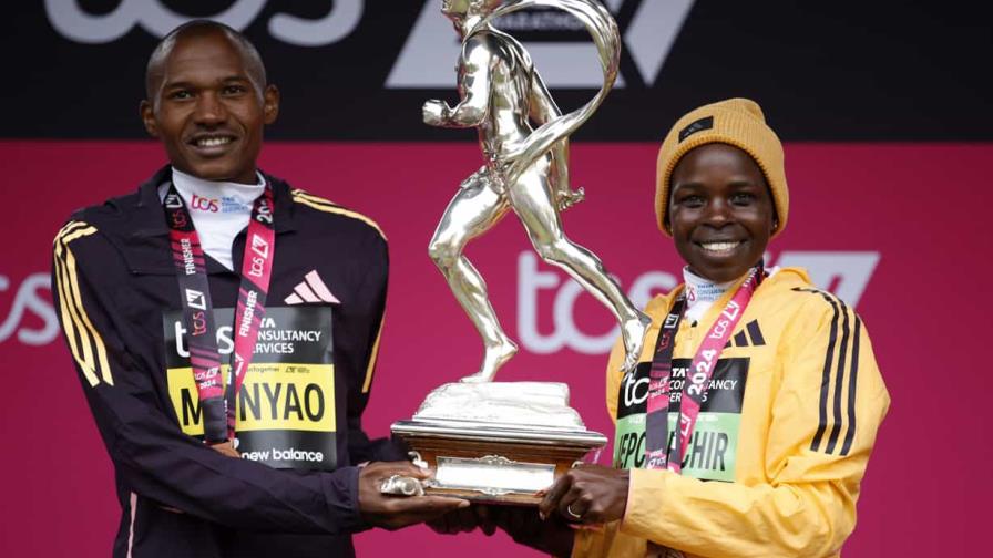 Keniano Mutiso Munyao adelanta a Bekele para imponerse en la Maratón de Londres