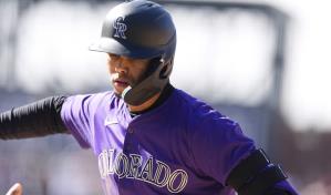 Rockies remontan en la 10ma para vencer 2-1 a los Marineros en el 1er duelo de la doble cartelera