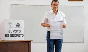 Con el 10 % escrutado, Noboa gana nueve de las once preguntas de su plebiscito en Ecuador