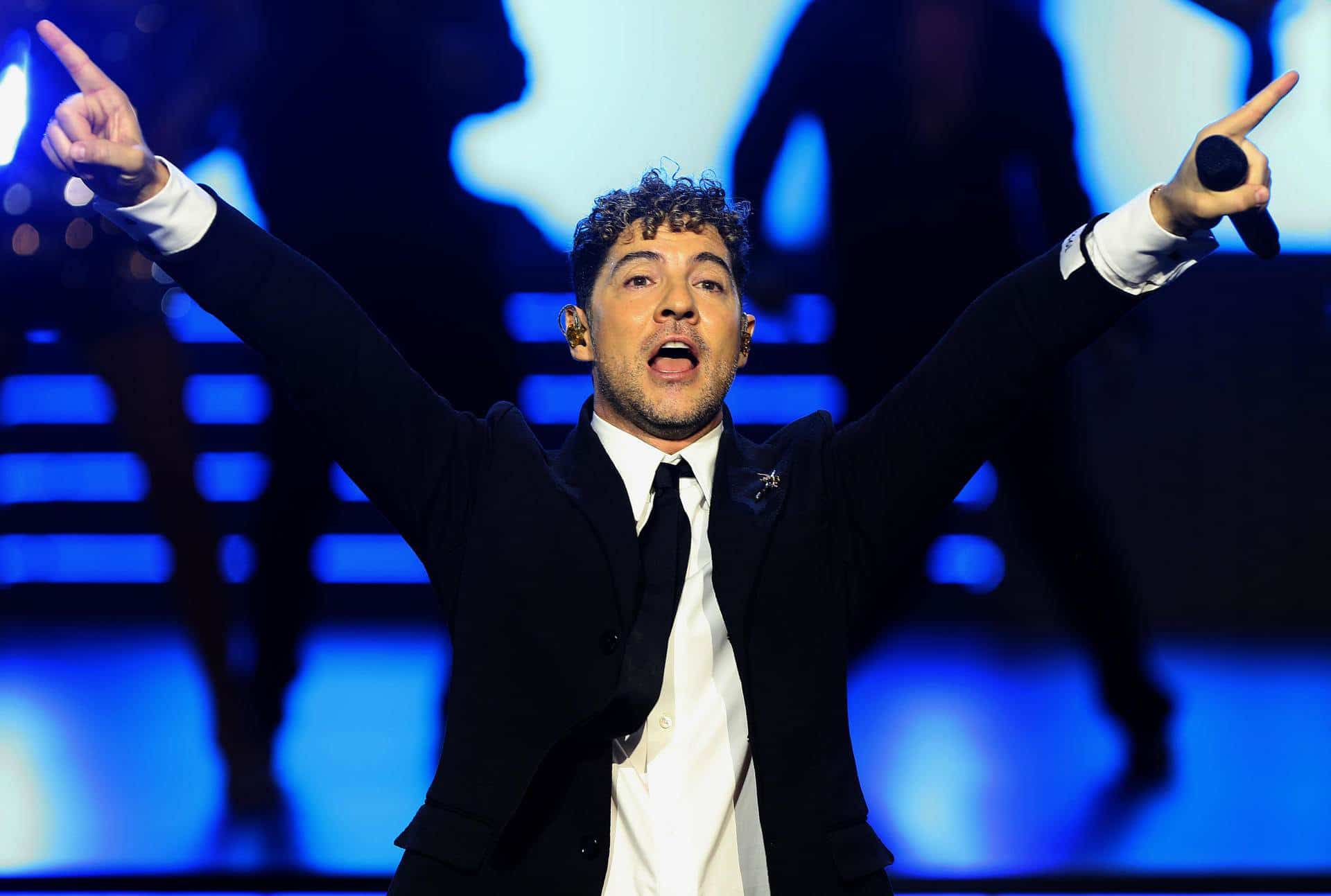 El cantante español David Bisbal actúa durante la undécima edición de los Premios Platino Xcaret 2024 este sábado, en Playa del Carmen, en Quintana Roo (México).