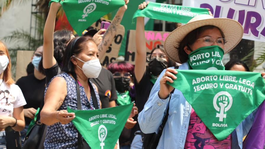 Mujeres en Bolivia buscan la legalización del aborto seguro para evitar muertes maternas
