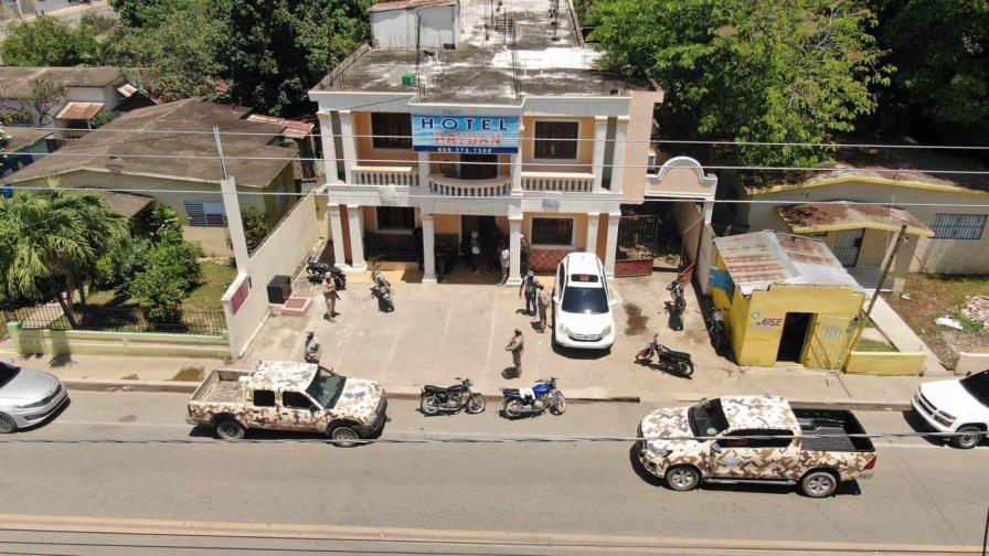 Cesfront apresa a diez haitianos indocumentados en un hotel de Dajabón