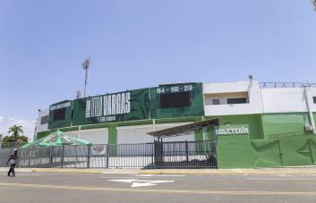 Gobierno entrega 84 millones de pesos para el remozamiento del estadio Tetelo Vargas