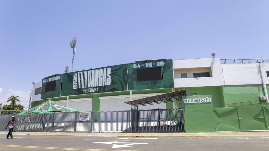 Gobierno entrega 84 millones de pesos para el remozamiento del estadio Tetelo Vargas