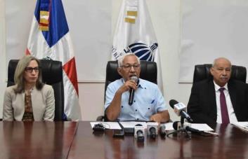 Ministro de Educación dice que retiro de la ADP del concurso docente es injustificado