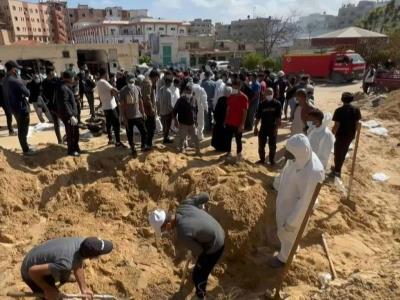 Israel niega haber enterrado palestinos en hospital de Gaza