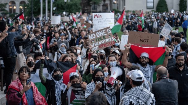 Detienen a decenas de estudiantes en la universidad de Yale que protestaban por Gaza