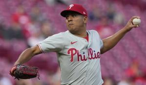 Suárez extiende su racha sin carrera a 25 entradas y los Filis blanquean a los Rojos