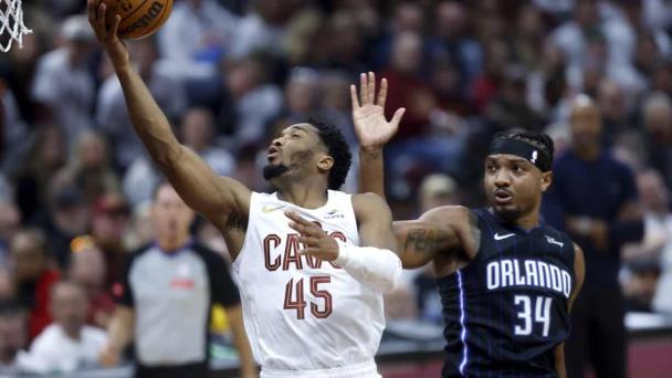 Donovan Mitchell comanda a Cavaliers con 23 puntos para doblegar al Magic y ponerse arriba 2-0