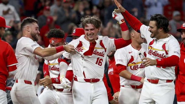 Gorman sale de mala racha con jonrón que deja tendidos a Diamondbacks en triunfo de Cardenales