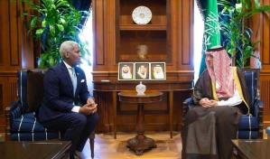 Embajador dominicano se reúne con el ministro de Estado de Asuntos Exteriores de Arabia Saudita