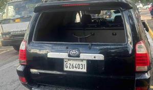 Enfrentamiento entre policías y varios civiles tras un asalto en La Romana