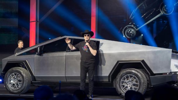 Musk asegura que Tesla está en conversaciones para licenciar su software de conducción