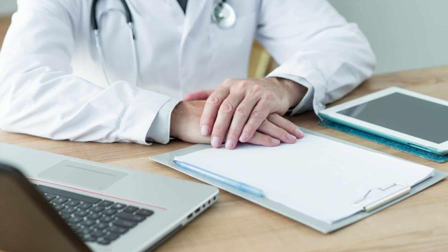 Juristas sugieren que el seguro de responsabilidad civil para médicos sea obligatorio por ley