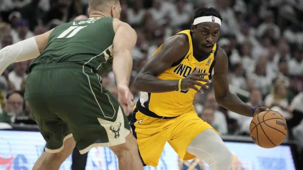 Siakam guía a Pacers a triunfo ante Bucks, para igualar serie 1-1