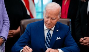 Biden firma la ayuda para Ucrania y anuncia que comenzar&aacute; a llegar en las pr&oacute;ximas horas