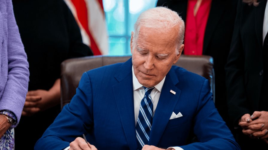 Biden firma la ayuda para Ucrania y anuncia que comenzará a llegar en las próximas horas