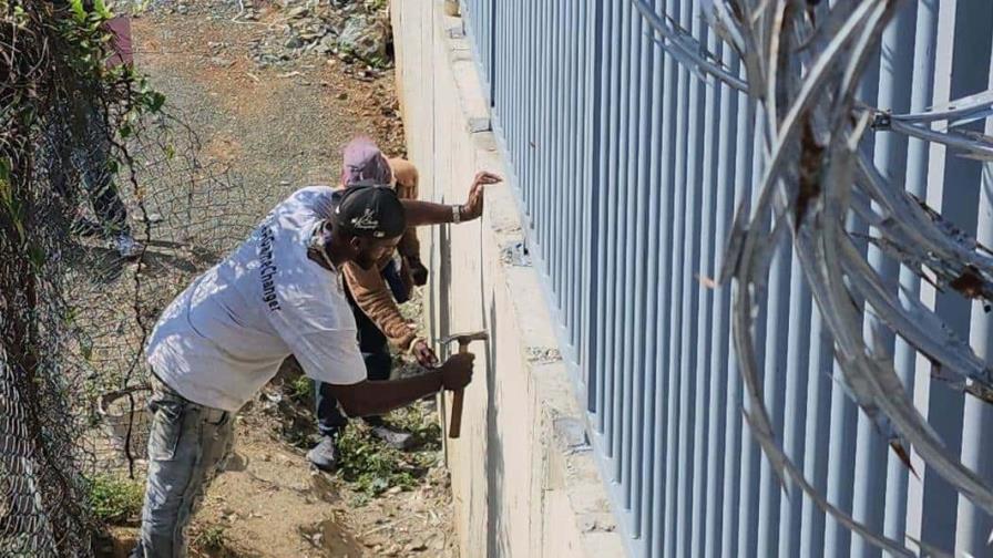 En Dajabón denuncian contrabando en tramo de muro sin concluir