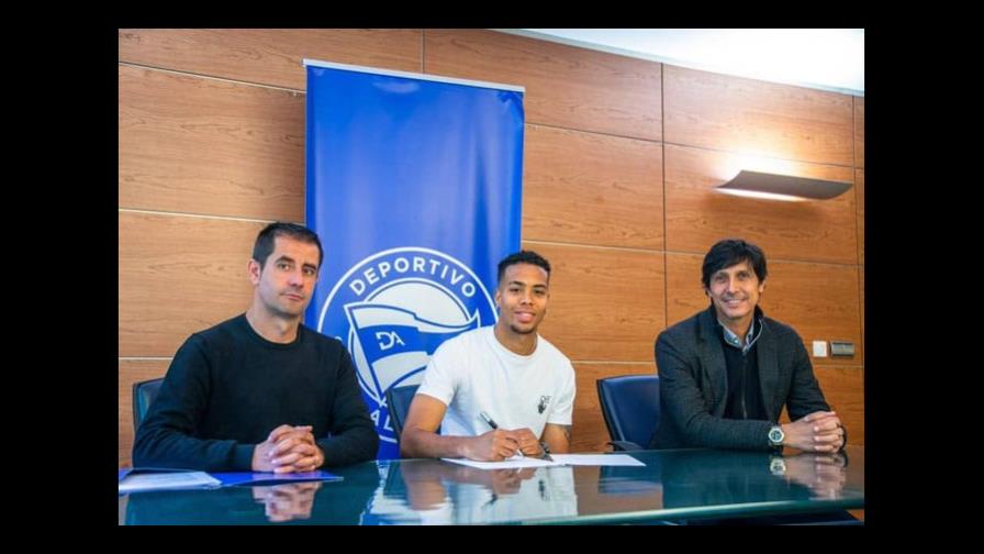 El Alavés renueva al futbolista dominicano José de León, una de las perlas de su cantera