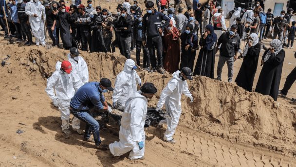 EE. UU. pide a Israel más información sobre las fosas comunes halladas en Gaza
