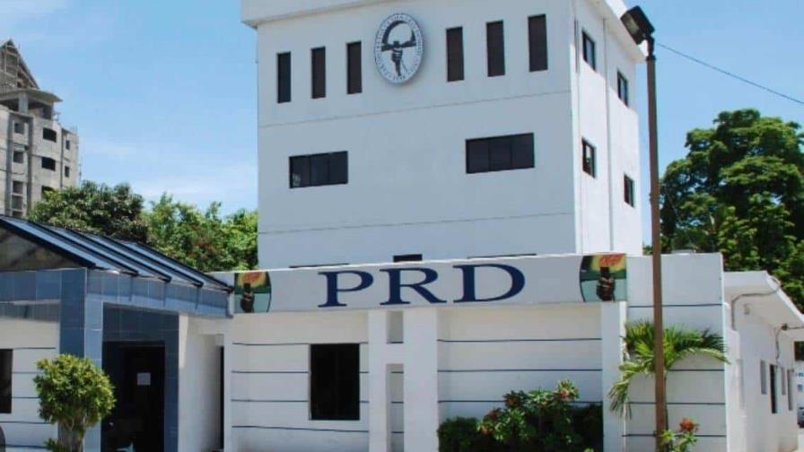 PRM dice que 15 miembros de la Comisión Política del PRD pasaron a sus filas