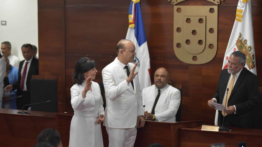 Ulises Rodríguez toma posesión como alcalde de Santiago de los Caballeros