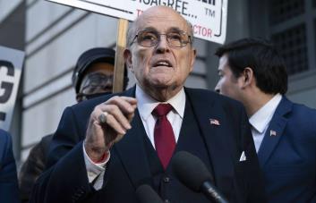 WABC Radio suspende a Rudy Giuliani por mentir en las elecciones de 2020