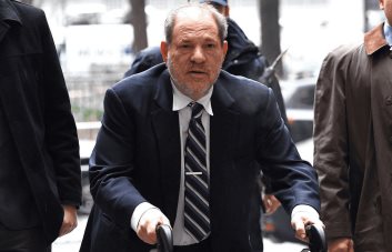 Harvey Weinstein es hospitalizado tras su regreso a Nueva York, según su abogado