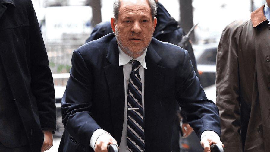 Harvey Weinstein es hospitalizado tras su regreso a Nueva York, según su abogado