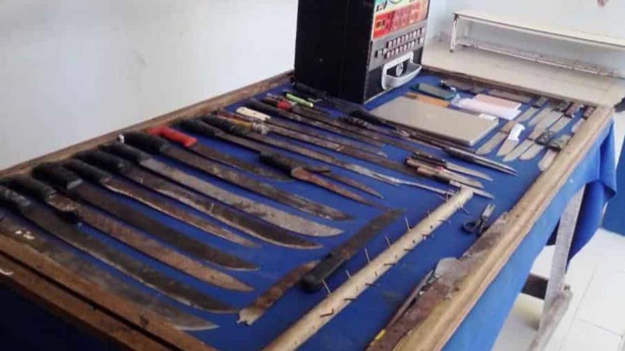 Policía incauta 46 armas cortopunzantes en Juan Dolio y San Pedro de Macorís