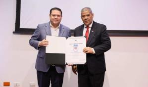 Aduanas recibe certificación al nivel de excelencia: Sello CAF +300