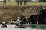 Guardia Costera de EE. UU. rescata a ocho niños migrantes abandonados en balsa en el río Grande Guardia Costera de EE. UU. rescata a ocho niños migrantes abandonados en balsa en el río Grande