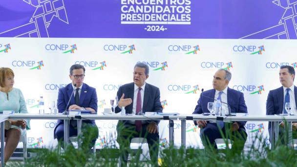 Leonel Fernández presenta al Conep sus planes de gobierno