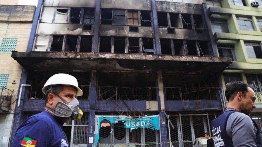 Al menos 10 muertos deja incendio de albergue de sintecho en sur de Brasil