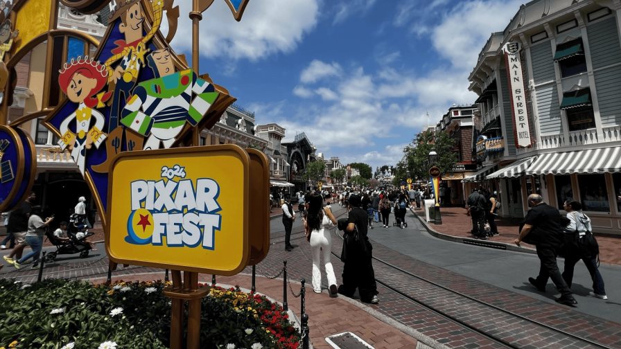 Woody, Buzz Lightyear, Mike Wazowski y Sulley se adueñan de Disneyland en el Pixar Fest