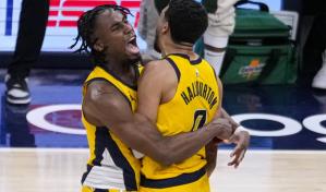 Haliburton rompe empate en la prórroga, Pacers vencen 121-118 a los Bucks, y lideran 2-1 la serie