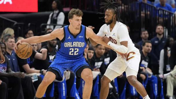 Con 34 de Franz Wagner, el Magic apalea otra vez a los Cavs y empatan 2-2 la serie