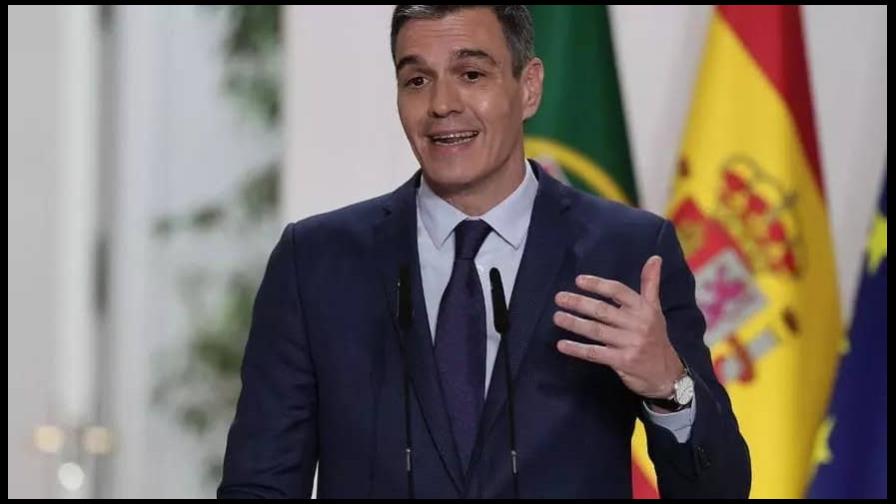 Socialistas españoles piden a Pedro Sánchez que no dimita: Presidente, quédate