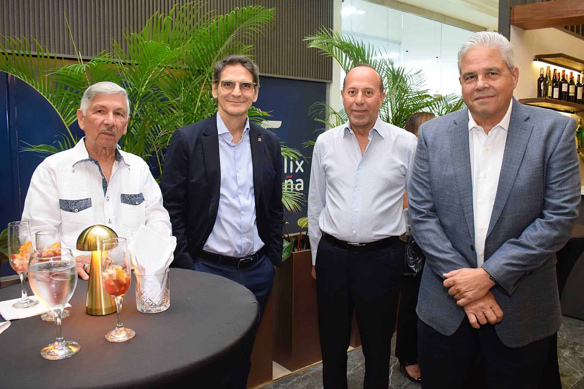Salvador Brouwver, Mario Haché, José Cáceres y Cristian Zapata.