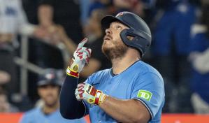 Gausman se lleva su 1er triunfo, Kirk batea de 3-3 y los Azulejos vencen a los Dodgers