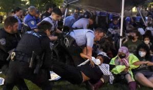 Manifestantes contra la guerra en Gaza se reafirman ante universidades y policía