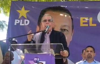 Danilo insta a destruir carpas instaladas frente a recintos electorales
