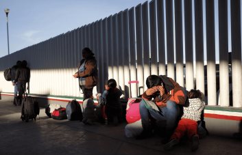 Detienen a un sujeto por transportar ilegalmente a 15 migrantes salvadoreños en México