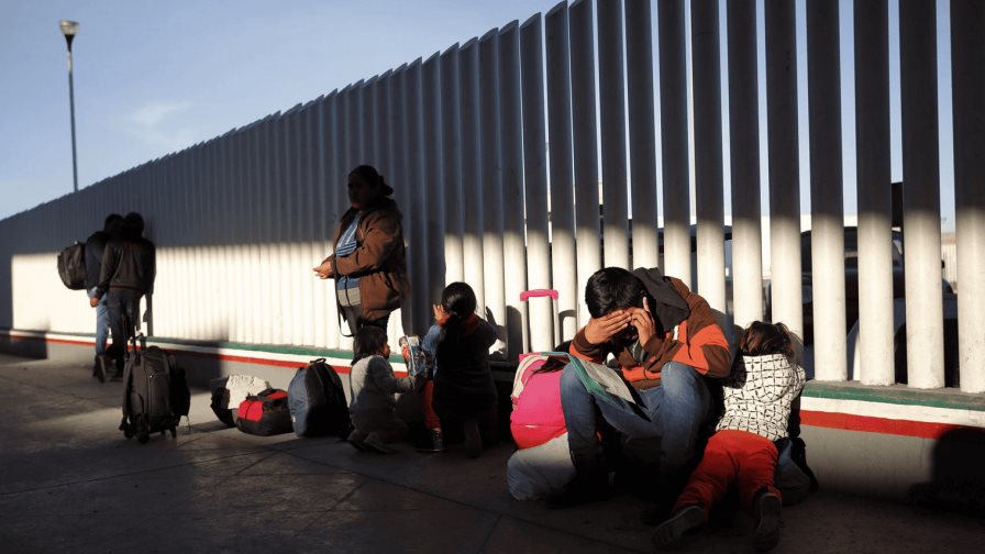 Detienen a un sujeto por transportar ilegalmente a 15 migrantes salvadoreños en México