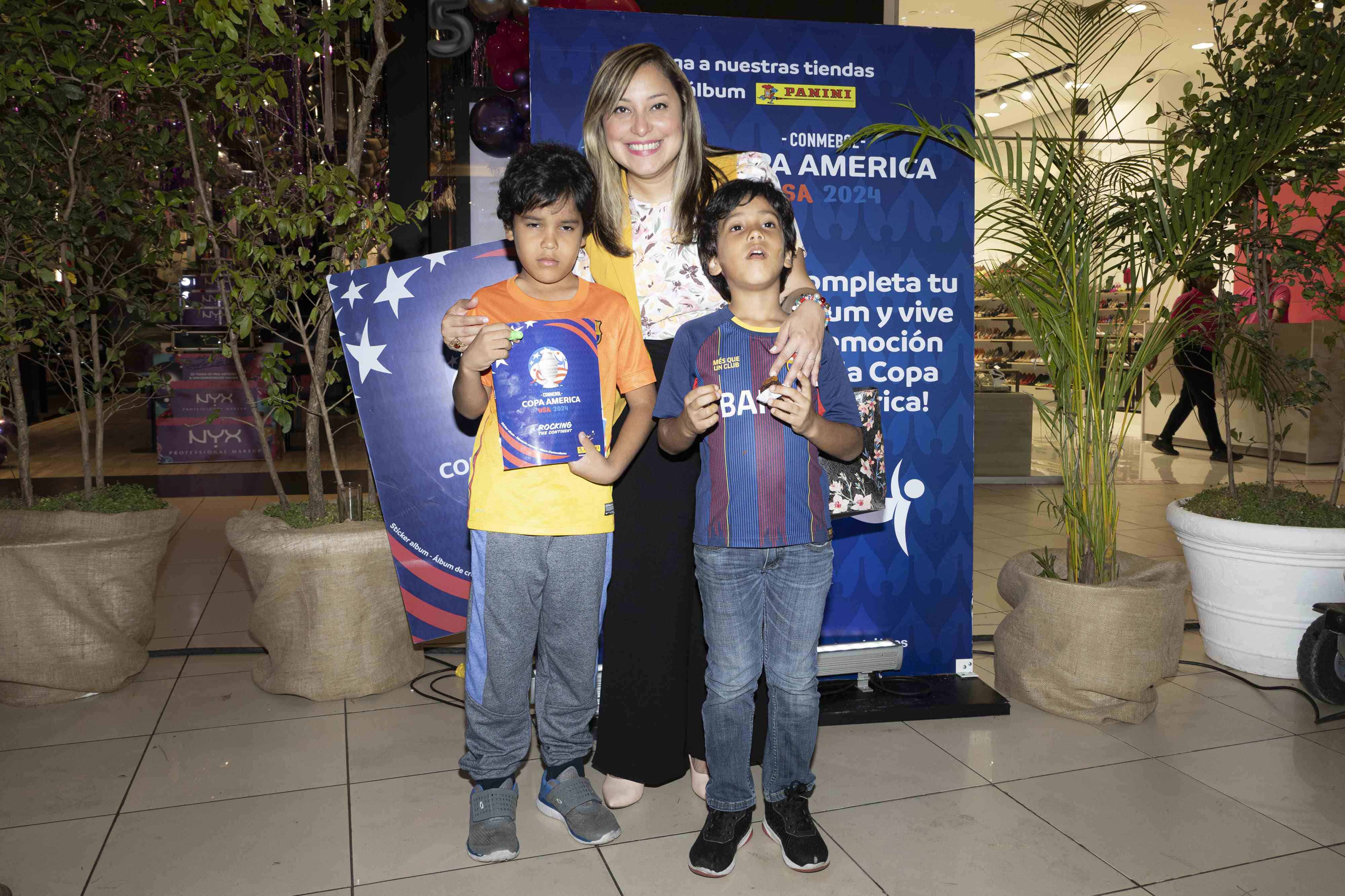 Enrique Valenzuela, Laura Tirado y  Dusan Valenzuela. 